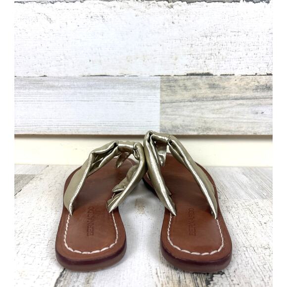Bernardo Womens 8 Gold Leather Miami Thong Slip-On Flat Sandals Vacation Summer - Picture 3 of 9